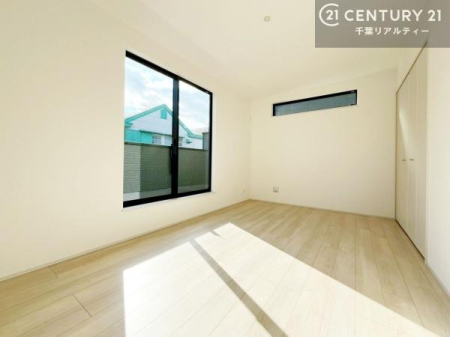 �Q�� �傫�ȑ����炽���Ղ��������A���̖ڊo�߂����K�Ȗ��邳�B���悢�J������������������������͋C�ŁA�������Ƃ���������ԂƂ��ĐQ���ɍœK�ł��B