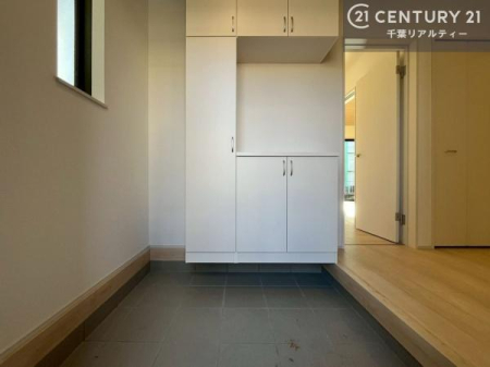 ���� �V���[�Y�{�b�N�X�t���Ȃ̂ŁA���ւ��Еt�����|�������₷���ł��I
�X�b�L���������ւŌ˂��J�����u�ԁA�������̂���S�n������Ԃ��o�}���Ă���܂��B