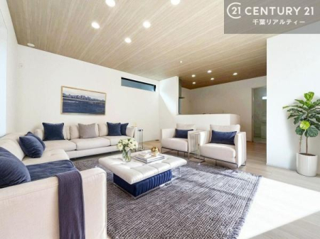 ���r���O �Ƌ��CG�p�[�X�ł��B��؂ȉƑ����W�܂邩�炱��LDK�ɂ͂�����肽���B
�q�����������C�ɏ΂��Ȃ��瑖�����Ă���p�����������u�L���Ƃɂ��ėǂ������v�Ǝv���u�Ԃł��B