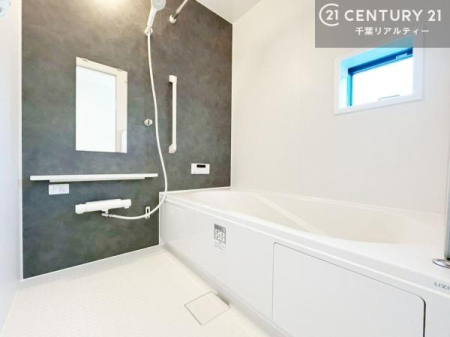 ���� �������������l�̕��͋C�̃o�X���[���́A�����o�Ă��ăo�X�^�C�����[���I
���d���撣���Ă��邲�J���ɂ��D�݂̓����̓����܂����āA�y����ł݂Ă͂������ł��傤���H