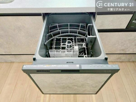 �L�b�`�� �H��@�t���̃L�b�`���ł��I�Z���������r��h�~�Ƃ��đ�ϊ��􂷂�֗��Ȏd�l�ł��I�r���g�C���Ȃ̂ŃL�b�`���̏ꏊ����炸�����X�y�[�X���L���g�����Ƃ��o���܂��I