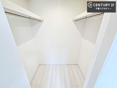 ���[ �E�H�[�N�C���N���[�[�b�g�t���ł��B��������̂��m���Ȃǂ����[���Ă��������ł��ˁI���ɂ���@�������ȂǋG�ߕ��̑傫�ȉƓd�����[�ł��܂��B