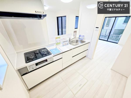 �L�b�`�� ��Ƃ����₷���V�X�e���L�b�`���ł��I���[����������t���Ă���̂ŁA�����X�y�[�X�ɕ���u���Ȃ��čςނ̂ŁA�L�X�g���āA���K�ɍ�Ƃ��ł��܂��I