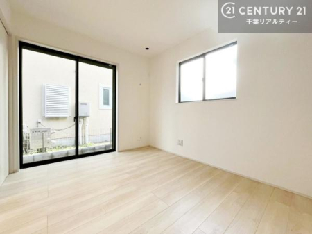 �m�� ���r���O�Ɨאڂ����m���́A�Ǝ��̋x�e�X�y�[�X��L�b�Y�X�y�[�X�Ƃ��Ċ��p����̂��悳�����ł��ˁI


