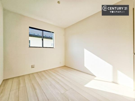 �m�� �V���v���Ƀf�U�C������Ă��邽�߁A�Ƌ��I�т܂���I
���C�ɓ���̉Ƌ��u���Ă��낰���Ԃ���邱�Ƃ��ł��܂��B