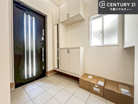 ���� �V���[�Y�{�b�N�X�t���Ȃ̂ŁA���ւ��Еt�����|�������₷���ł��I
�X�b�L���������ւŌ˂��J�����u�ԁA�������̂���S�n������Ԃ��o�}���Ă���܂��B