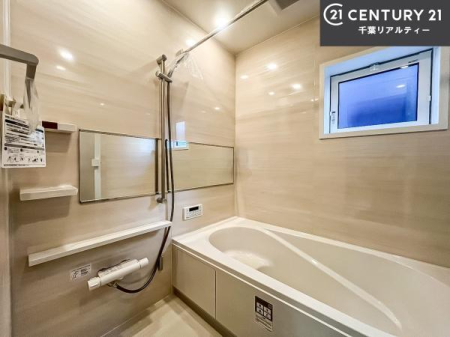 ���� �������������l�̕��͋C�̃o�X���[���́A�����o�Ă��ăo�X�^�C�����[���I
���d���撣���Ă��邲�J���ɂ��D�݂̓����̓����܂����āA�y����ł݂Ă͂������ł��傤���H