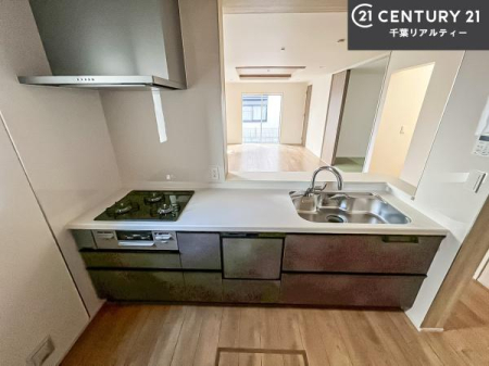 �L�b�`�� ��Ƃ����₷���V�X�e���L�b�`���ł��I���[����������t���Ă���̂ŁA�����X�y�[�X�ɕ���u���Ȃ��čςނ̂ŁA�L�X�g���āA���K�ɍ�Ƃ��ł��܂��I