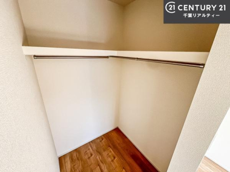 ���[ �E�H�[�N�C���N���[�[�b�g�t���ł��B��������̂��m���Ȃǂ����[���Ă��������ł��ˁI���ɂ���@�������ȂǋG�ߕ��̑傫�ȉƓd�����[�ł��܂��B