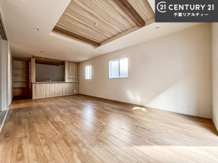 ���r���O �傫�ȑ����炽���Ղ�̗z���������閾�邢���r���O�B�J�����̂��郊�r���O�ŉƑ��c���̂��났�̎��Ԃ��߂����܂��B