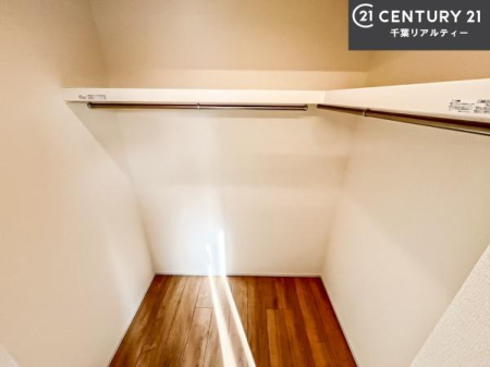 ���[ �E�H�[�N�C���N���[�[�b�g�t���ł��B��������̂��m���Ȃǂ����[���Ă��������ł��ˁI���ɂ���@�������ȂǋG�ߕ��̑傫�ȉƓd�����[�ł��܂��B