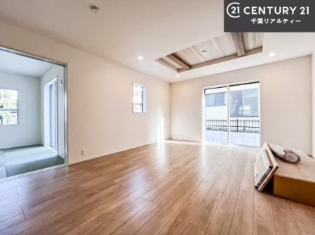 ���r���O �S�n�ǂ����r���O�͉Ƒ������R�ƏW�܂�܂��B�Ƒ��c�R�̎��Ԃ����������ł��B���Ƒ��ƁA����w�[���������Ԃ��߂��������ł��ˁB