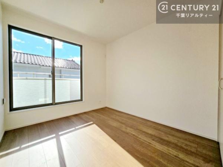 �m�� �o���R�j�[�ɖʂ��Ă���m���ł��B���邭�����肪����A���C����������ł��܂��I���N���āA�O�ɏo�Ĕw�L�т����[�ċz�����ǂ������}������邱�Ƃ��ł��܂��B