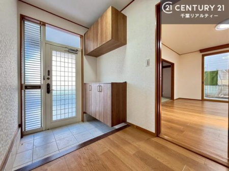 ���� �V���[�Y�{�b�N�X�t���Ȃ̂ŁA���ւ��Еt�����|�������₷���ł��I
�X�b�L���������ւŌ˂��J�����u�ԁA�������̂���S�n������Ԃ��o�}���Ă���܂��B