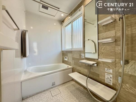 ���� �������������l�̕��͋C�̃o�X���[���́A�����o�Ă��ăo�X�^�C�����[���I
���d���撣���Ă��邲�J���ɂ��D�݂̓����̓����܂����āA�y����ł݂Ă͂������ł��傤���H