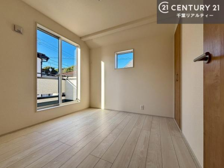 �Q�� �D���������������ޗm���́A���̖ڊo�߂��C�������ǂ������ł��ˁB���������Ԃ��������Ɖ߂������Ƃ��ł��܂��B�D�����F�����̃t���[�����O���ǂ�ȉƋ�ɂ��}�b�`���܂��I