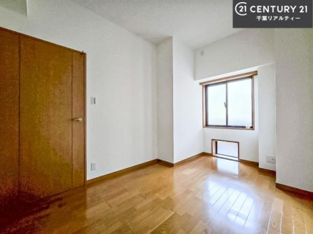 �m�� �V���v���Ƀf�U�C������Ă��邽�߁A�Ƌ��I�т܂���I
���C�ɓ���̉Ƌ��u���Ă��낰���Ԃ���邱�Ƃ��ł��܂��B