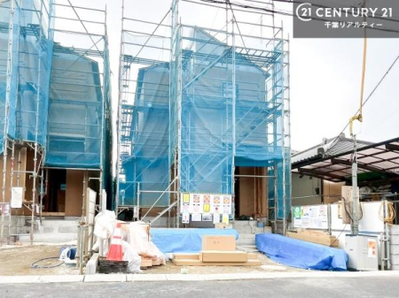 ���̑����n ���݌��z���B������͖��邭�J���I�ȃ��r���O��ŐV�ݔ��̃L�b�`���Ȃǉ��K�ȋ�Ԃ��L����܂��B�����������炱���g�V������炵�h�ւ̊��҂����܂�Z�܂��B�����������Ȃ����z���̗l�q���K���ł��B