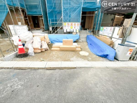 ���ԏ� ���ԃX�y�[�X��2�䕪����܂��I�Z�J���h�J�[�͂������A�o�C�N�⎩�]�ԂȂǂ��u���ꏊ�ɍ���܂���B