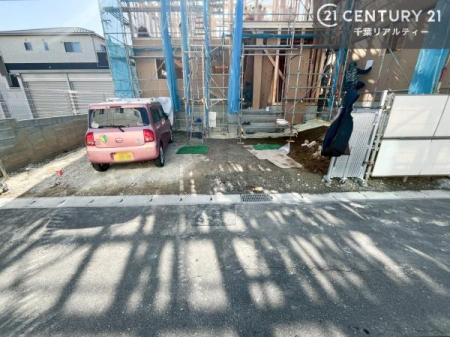 ���ԏ� ���ԃX�y�[�X��2�䕪����܂��I�Z�J���h�J�[�͂������A�o�C�N�⎩�]�ԂȂǂ��u���ꏊ�ɍ���܂���B