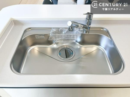 �L�b�`�� ���C�h�ȃV���N�ł��ˁI�������˂ɂ������������₷���Ǝ����y�X�d�l�̃V�X�e���L�b�`���ł��I
�f�U�C�����Ƌ@�\�������˂��L�b�`���Ő�����������܂��ˁI