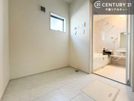 ���ʑ�E���ʏ� ���ʏ��ƒE�ߏ������ꂼ��Ɨ����Ă��܂��B���̂��߂��Ƒ����������ł����S���Đ��ʏ��𗘗p�ł��܂��B