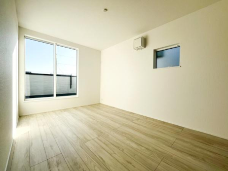 �Q�� �D���������������ޗm���́A���̖ڊo�߂��C�������ǂ������ł��ˁB���������Ԃ��������Ɖ߂������Ƃ��ł��܂��B�D�����F�����̃t���[�����O���ǂ�ȉƋ�ɂ��}�b�`���܂��I