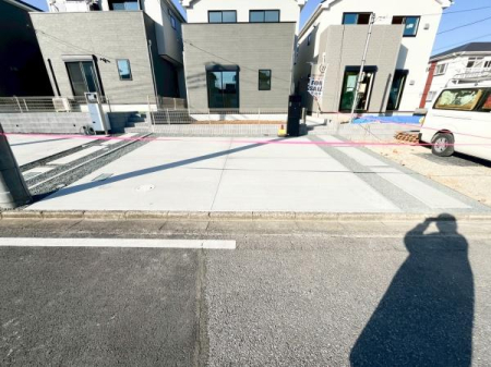 ���ԏ� ���ԃX�y�[�X��2�䕪����܂��I�Z�J���h�J�[�͂������A�o�C�N�⎩�]�ԂȂǂ��u���ꏊ�ɍ���܂���B