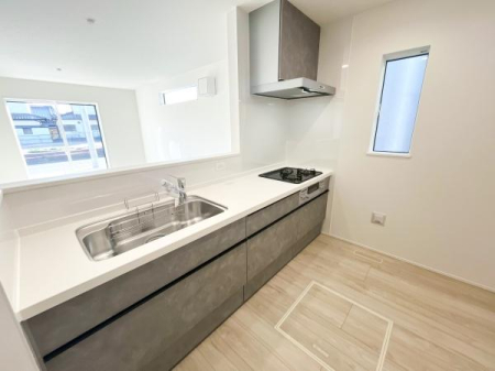 �L�b�`�� ��l�C�̑Ζʎ��V�X�e���L�b�`�����̗p���Ă��܂��I���Ƒ��̃R�~���j�P�[�V���������R�Ƒ�����݌v�ł��B
���q�l�ɂ��ڂ��͂��̂Ŋ������ł��ˁI�L�X�g���ĉ��K�ɍ�Ƃ��i�݂܂��B