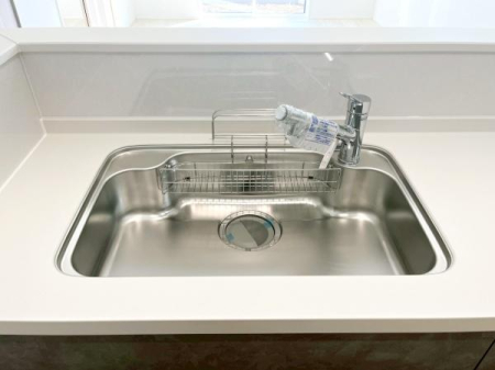 �L�b�`�� ���C�h�ȃV���N�ł��ˁI�������˂ɂ������������₷���Ǝ����y�X�d�l�̃V�X�e���L�b�`���ł��I
�f�U�C�����Ƌ@�\�������˂��L�b�`���Ő�����������܂��ˁI