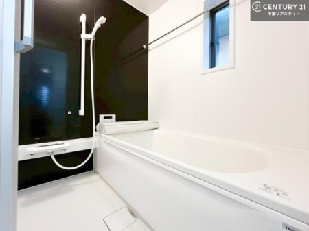 ���� �������������l�̕��͋C�̃o�X���[���́A�����o�Ă��ăo�X�^�C�����[���I
���d���撣���Ă��邲�J���ɂ��D�݂̓����̓����܂����āA�y����ł݂Ă͂������ł��傤���H