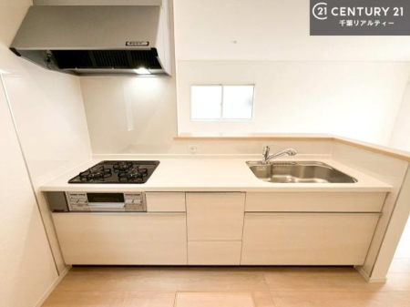 �L�b�`�� ��Ƃ����₷���V�X�e���L�b�`���ł��I���[����������t���Ă���̂ŁA�����X�y�[�X�ɕ���u���Ȃ��čςނ̂ŁA�L�X�g���āA���K�ɍ�Ƃ��ł��܂��I