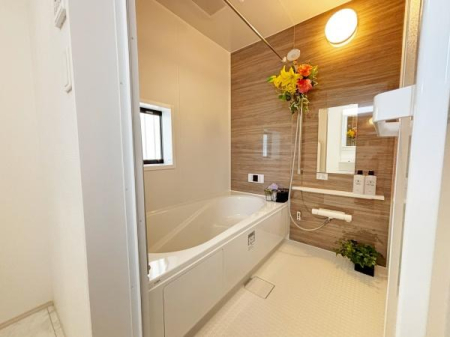 ���� �y���d�l�ʐ^�z�L�X�o�X�ň���̔������t���b�V���B�����L�΂���̂ŁA�����ɂ��������ƐZ����܂��ˁI���炩���Ȑ��Ő݌v����Ă��났�̂ЂƎ���L�Ӌ`�ɖ��킦��o�X���[���ł��B