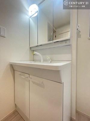 ���ʑ�E���ʏ� �O�ʋ��d�l�̐��ʏ��́A�g�����Ȃ݂����₷������I���͎��[�ɂȂ��Ă��܂��B�h���C���[�₨���ϓ����Еt������̂Ő��ʑ������X�b�L���ƌ����邱�Ƃ��o���܂��I�y���d�l�z