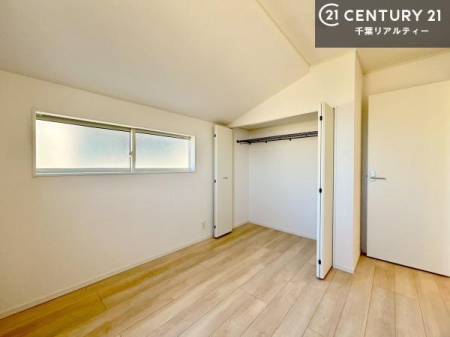 �Q�� �o���R�j�[�ɖʂ��Ă���m���ł��B���邭�����肪����A���C����������ł��܂��I���N���āA�O�ɏo�Ĕw�L�т����[�ċz�����ǂ������}������邱�Ƃ��ł��܂��B�y���n�̔���J�Ò��z