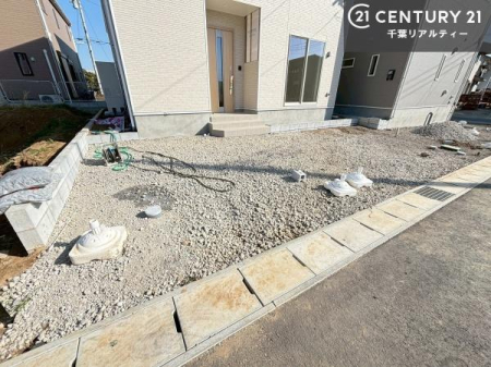 ���ԏ� �������Ƃ������ԃX�y�[�X�Ȃ̂ł��Ԃ̉^�]�����ȕ������S���ĎԌɓ��ꂪ�ł��܂��B���]�Ԃ�u���X�y�[�X���������肠��̂ň��S�ł��ˁI