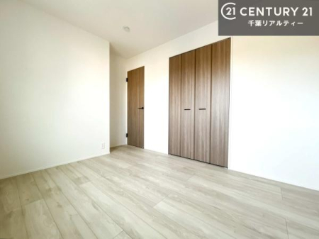 �q������ ���[�X�y�[�X���������Ă���A�ߗނ₨������A�w�p�i�Ȃǂ��������萮���ł��܂��B���������L���g���邽�߁A���K�Ő������Z��Ԃ��������܂��I