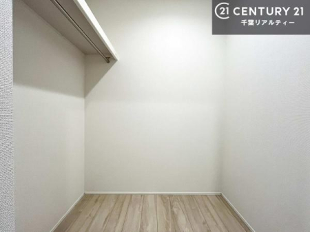 ���[ �E�H�[�N�C���N���[�[�b�g�t���ł��B��������̂��m���Ȃǂ����[���Ă��������ł��ˁI���ɂ���@�������ȂǋG�ߕ��̑傫�ȉƓd�����[�ł��܂��I