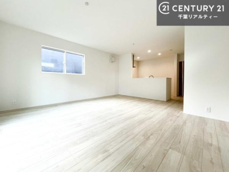 ���r���O �J�����̂���L�XLDK�I�\�t�@�[��_�C�j���O�e�[�u����u���Ă������ɂȂ�Ȃ��̂ŉ��K�ɉ߂����܂��I�R�~���j�P�[�V���������₷�����r���O�ł��I