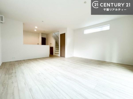 ���r���O �D�����z���܂肪���r���O����ł���ċ��S�n�̗ǂ���Ԃ����o���Ă���܂��I
���났�̎��Ԃ��߂����܂��I