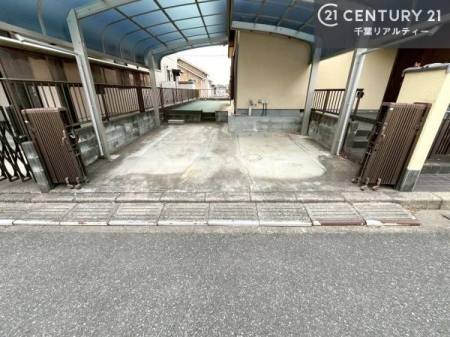 ���ԏ� ���ԃX�y�[�X��2�䕪����܂��I�Z�J���h�J�[�͂������A�o�C�N�⎩�]�ԂȂǂ��u���ꏊ�ɍ���܂���B