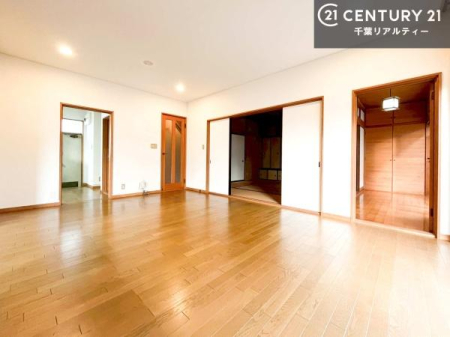 ���r���O �D�����z���܂肪���r���O����ł���ċ��S�n�̗ǂ���Ԃ����o���Ă���܂��I
���났�̎��Ԃ��߂����܂��I