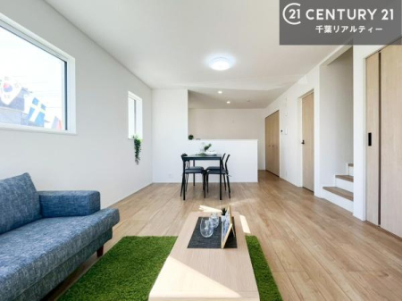 ���r���O �S�n�ǂ����r���O�͉Ƒ������R�ƏW�܂�܂��B�Ƒ��c�R�̎��Ԃ����������ł��B���Ƒ��ƁA����w�[���������Ԃ��߂��������ł��ˁB