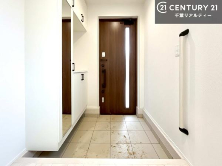 ���� �V���[�Y�{�b�N�X�t���Ȃ̂ŁA���ւ��Еt�����|�������₷���ł��I
�X�b�L���������ւŌ˂��J�����u�ԁA�������̂���S�n������Ԃ��o�}���Ă���܂��B