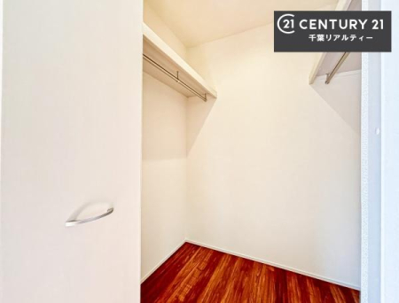 ���[ �E�H�[�N�C���N���[�[�b�g�t���ł��B��������̂��m���Ȃǂ����[���Ă��������ł��ˁI���ɂ���@�������ȂǋG�ߕ��̑傫�ȉƓd�����[�ł��܂��I