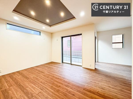 ���r���O �D�����z���܂肪���r���O����ł���ċ��S�n�̗ǂ���Ԃ����o���Ă���܂��I
���났�̎��Ԃ��߂����܂��I