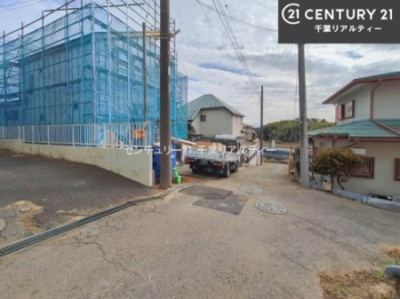 �O�ʓ��H�܂ތ��n�ʐ^ �O�ʓ��H��4���I�z����ǍD�ȗ��n�ł��B
�Ԍɓ��ꂪ���ȕ������S�ł��ˁB