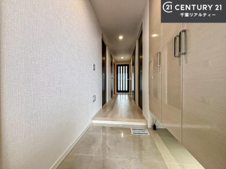 ���� �V���[�Y�{�b�N�X�t���Ȃ̂ŁA���ւ��Еt�����|�������₷���ł��I
�X�b�L���������ւŌ˂��J�����u�ԁA�������̂���S�n������Ԃ��o�}���Ă���܂��B