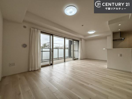 ���r���O �D�����z���܂肪���r���O����ł���ċ��S�n�̗ǂ���Ԃ����o���Ă���܂��I
���R�ƉƑ����W����b��������S�n�悢��ԁI