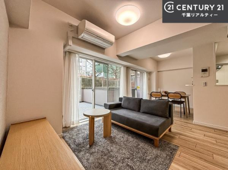 ���r���O �J�����̂���L�XLDK�I�\�t�@�[��_�C�j���O�e�[�u����u���Ă������ɂȂ�Ȃ��̂ŉ��K�ɉ߂����܂��I
�R�~���j�P�[�V���������₷�����r���O�ł��I